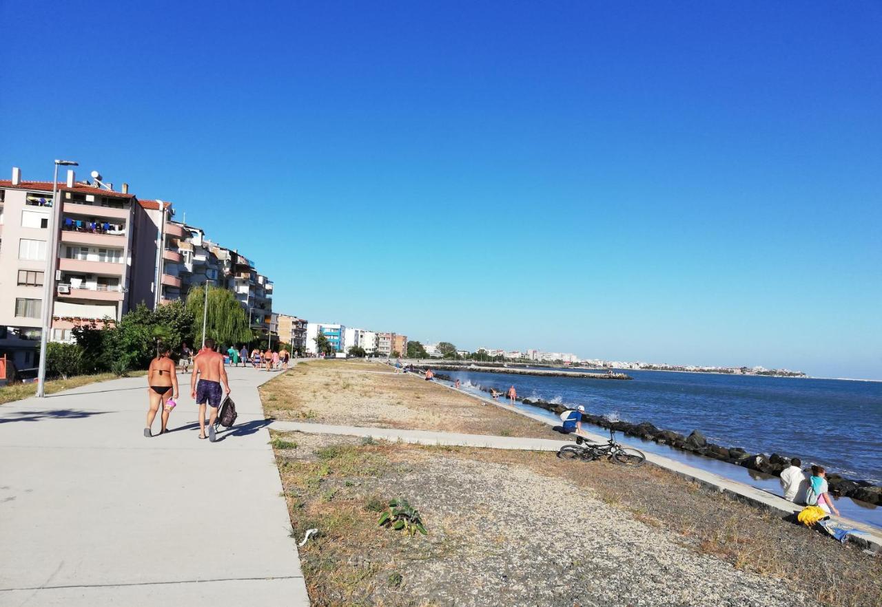 Sunny Day Apartment Pomorie Exterior photo